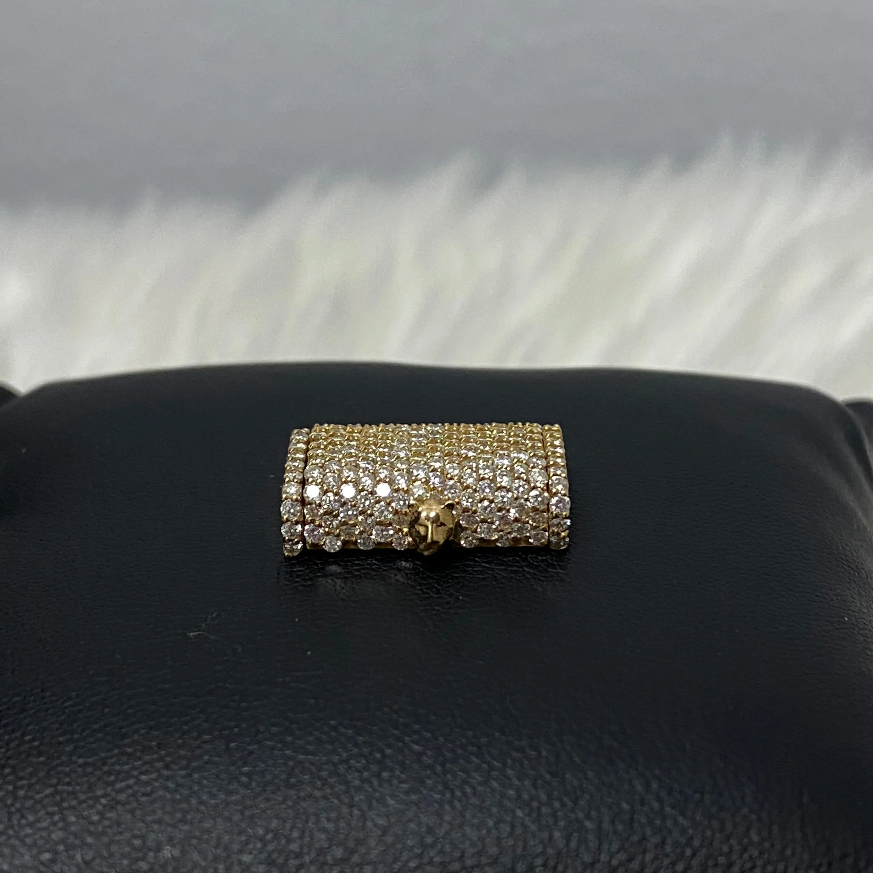 10K Yellow Gold Diamond Sleek Lock 1.40Ct Dia / 4.8gr / 10mm