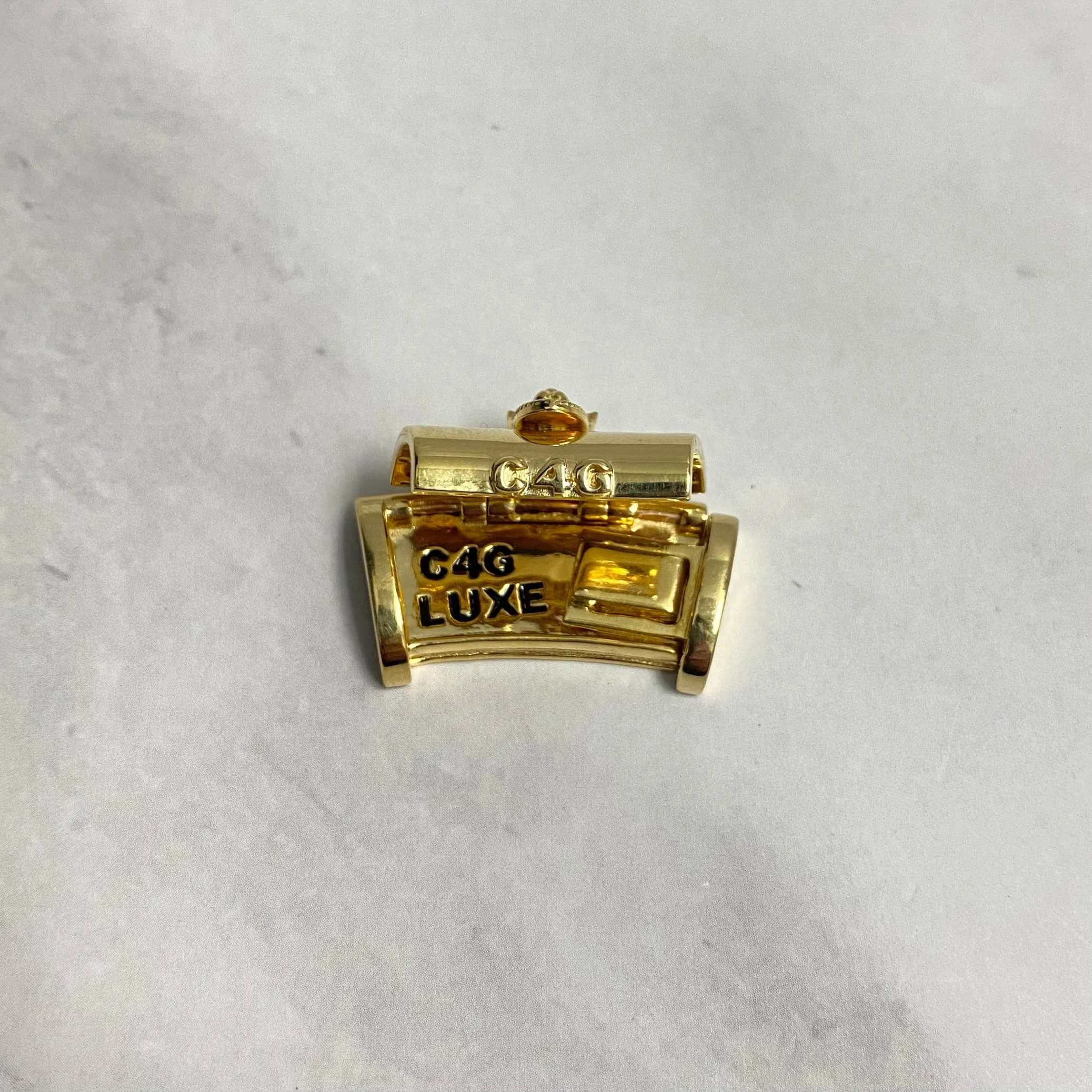 10K Yellow Gold Plain Sleek Lock With Panther / 10.3gr / 13mm / 1in