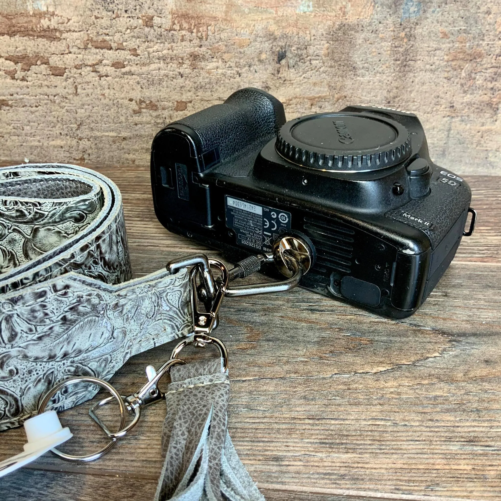 Camera Strap Sling Silver Leaf