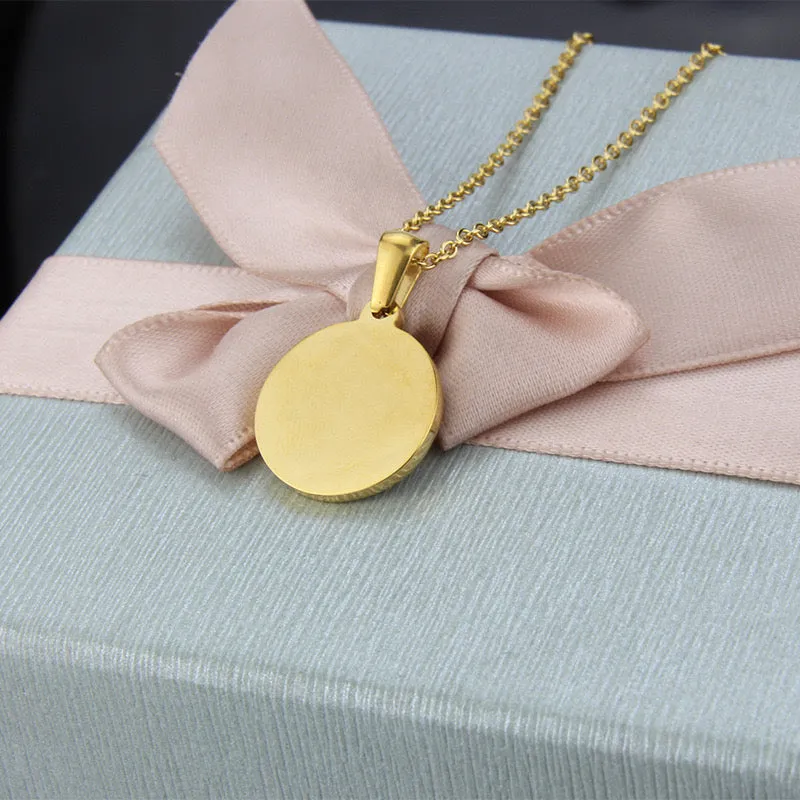 Collana  con iniziale