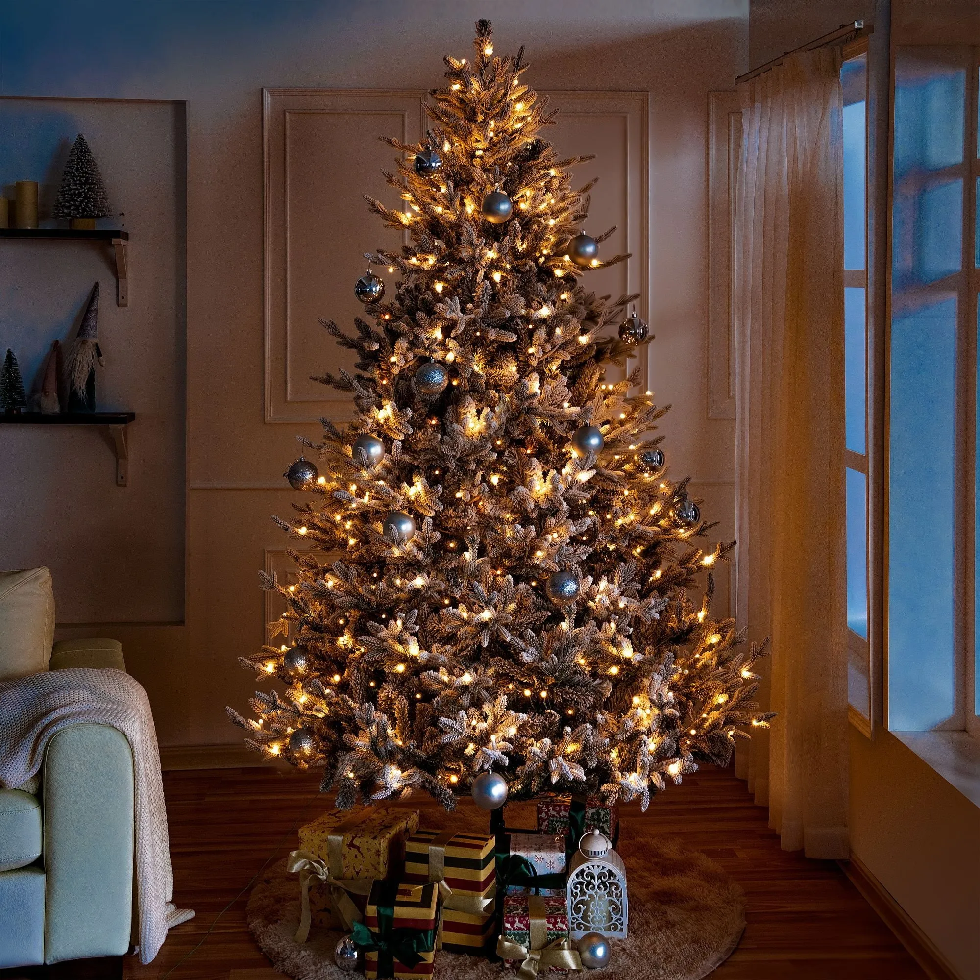 everyday 7.5ft Frosted Christmas Tree with Lights, Realistic Snow Flocked Christmas Tree Prelit with 3266 Branch Tips, 650 Warm Lights and Metal Stand, Aritificial Christmas Tree Snow Flocked 6.5'