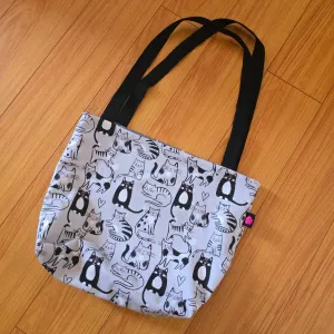 Gato Tote Bag