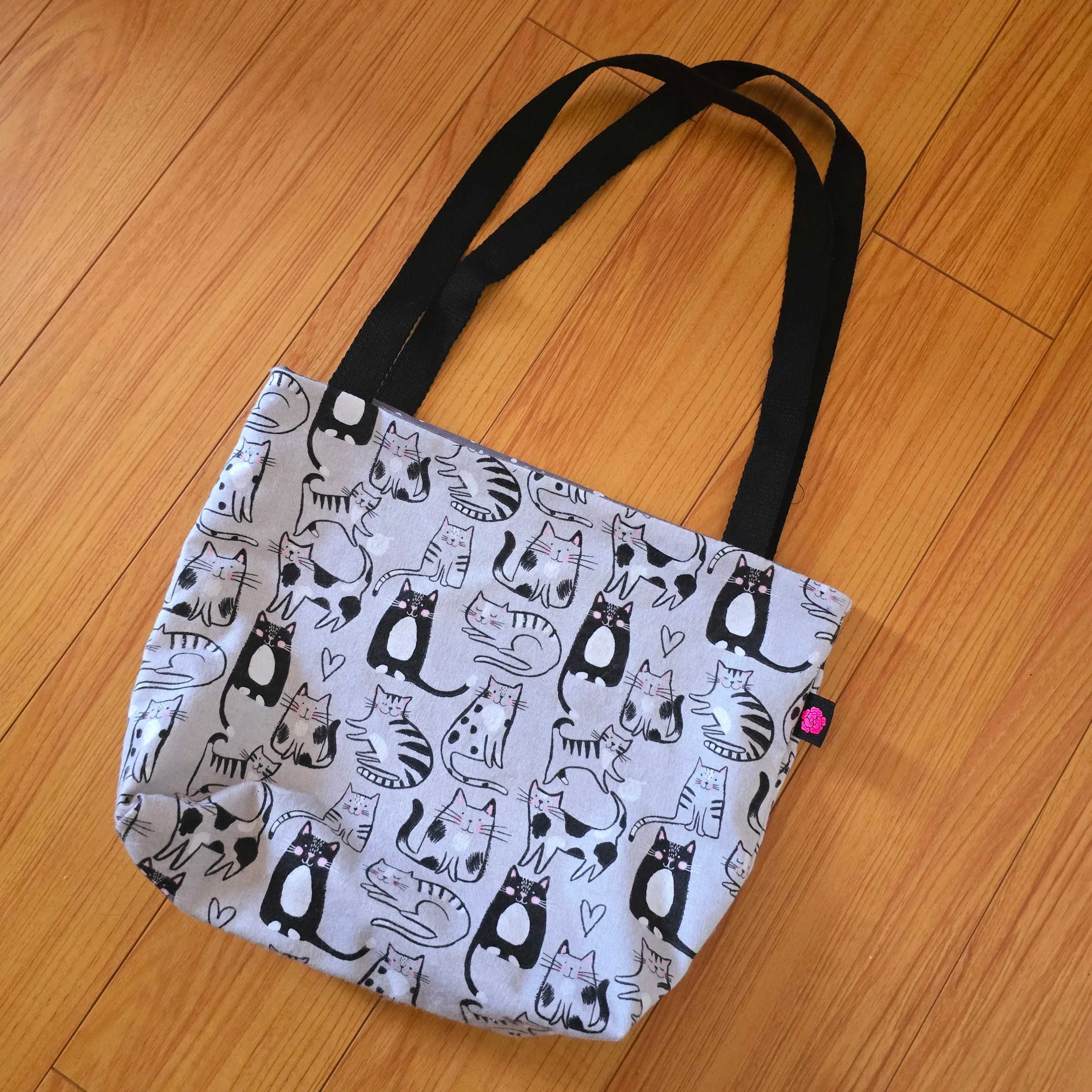 Gato Tote Bag
