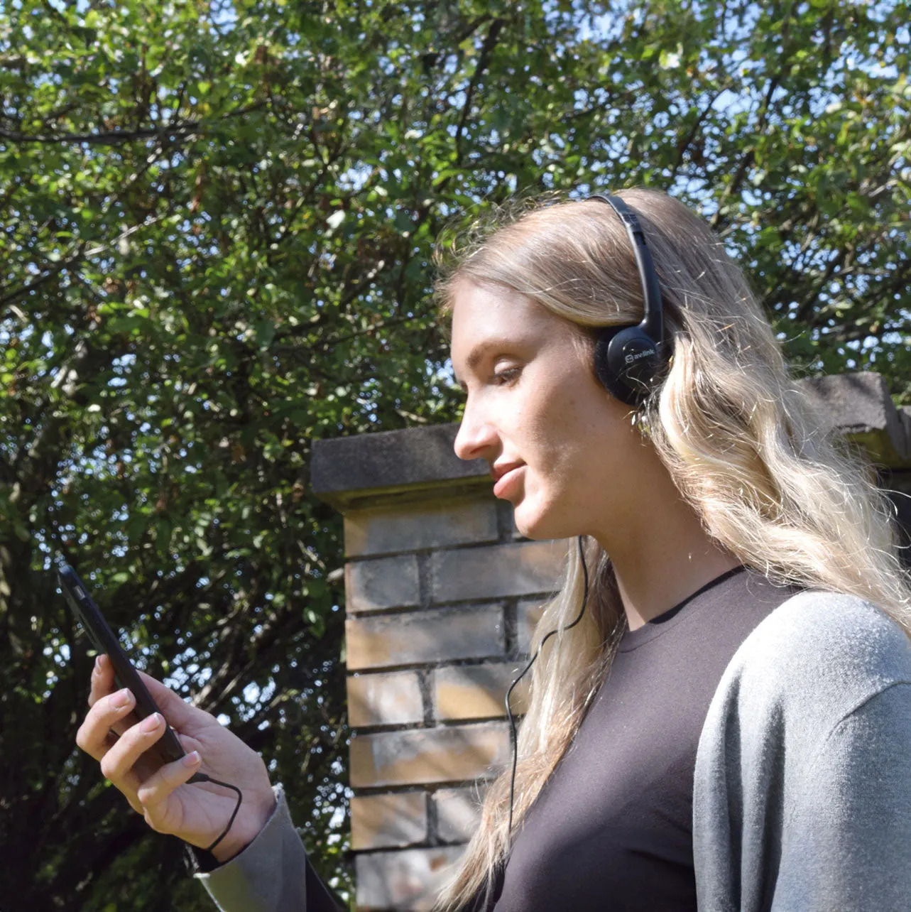 Lightweight Stereo Headphones