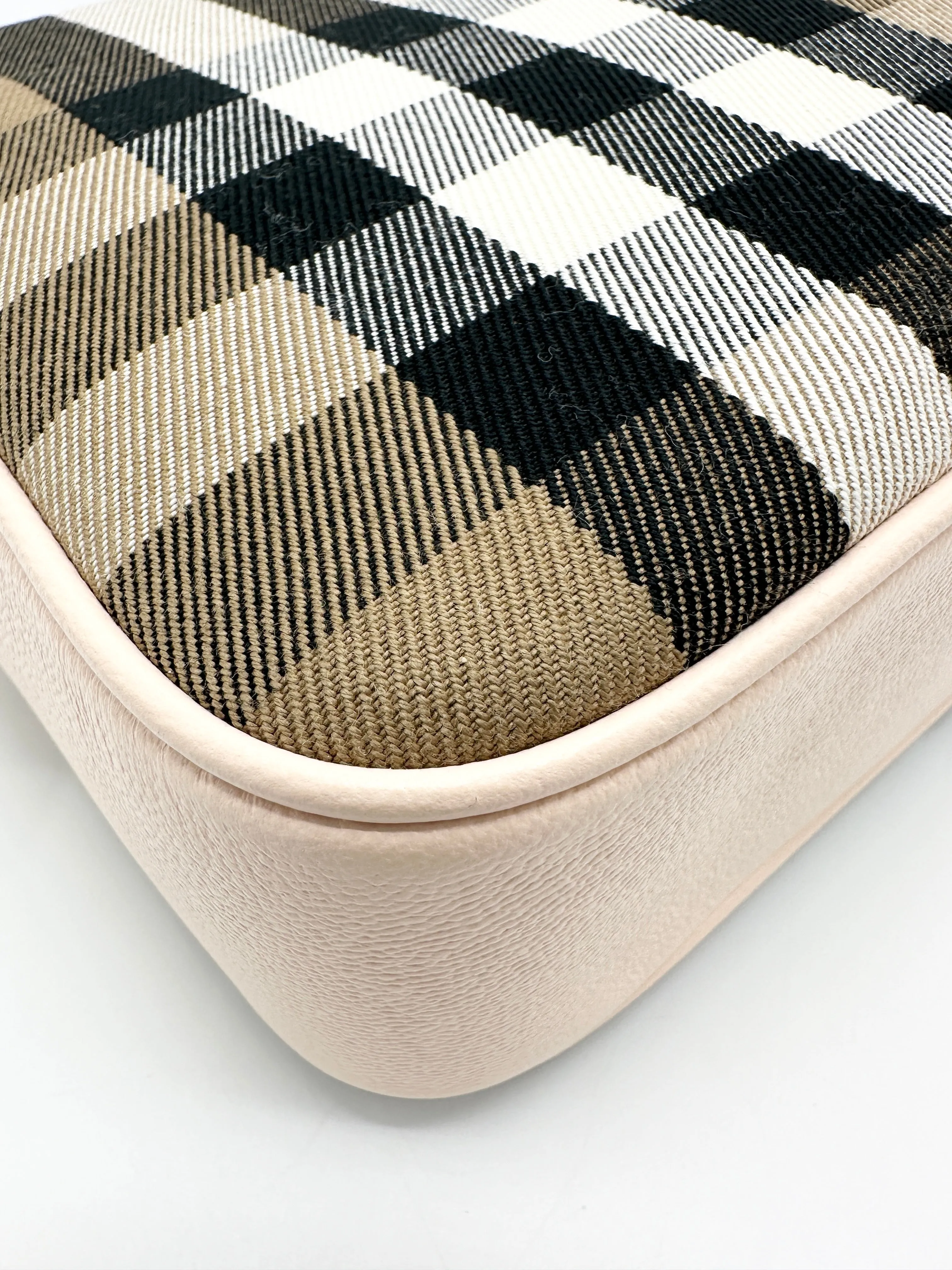 Pink Giant Novacheck Camera Bag