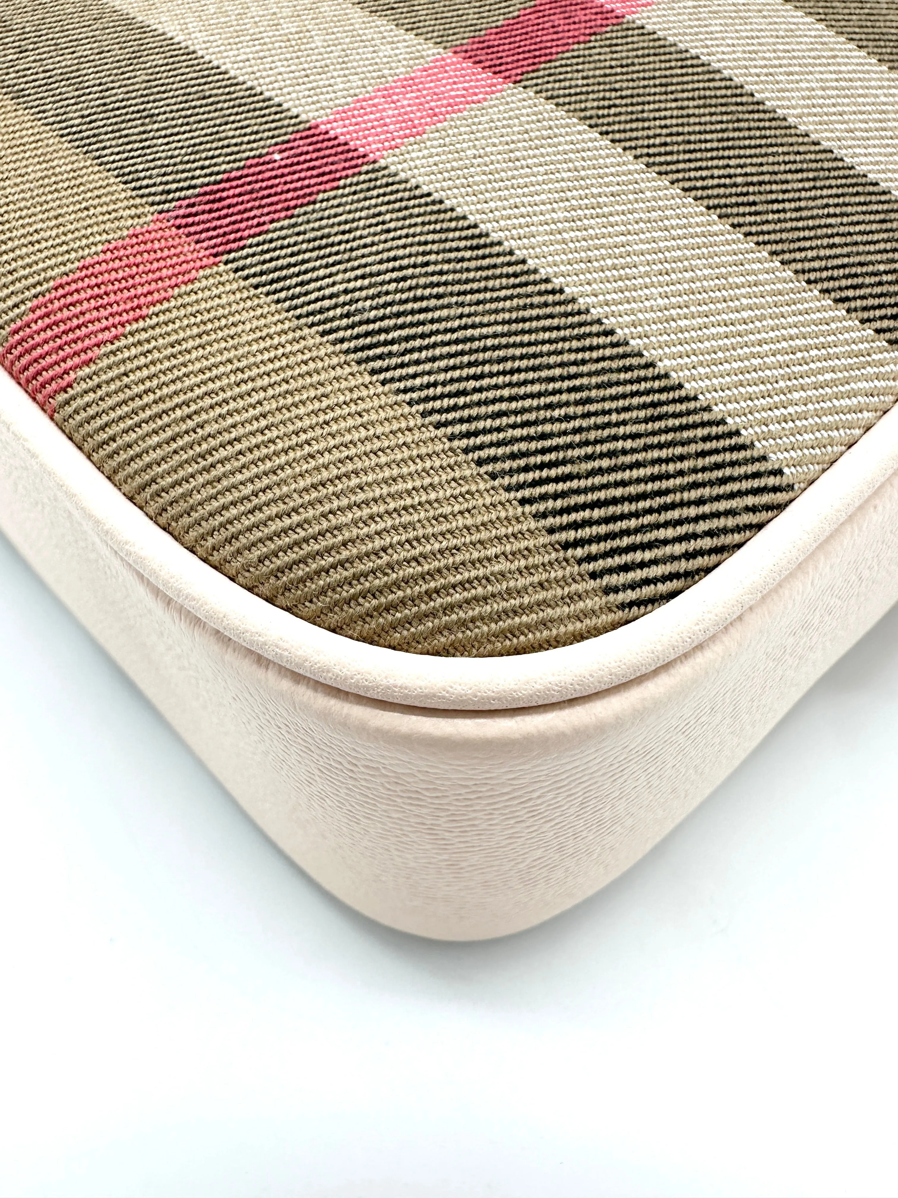 Pink Giant Novacheck Camera Bag