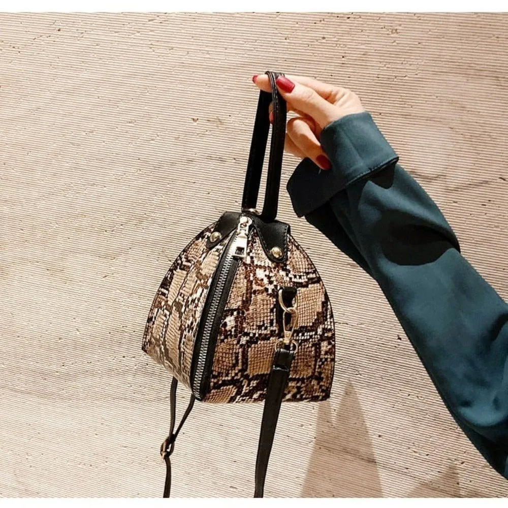 Pyramid Clutch Elegant Ladies Leopard Handbag