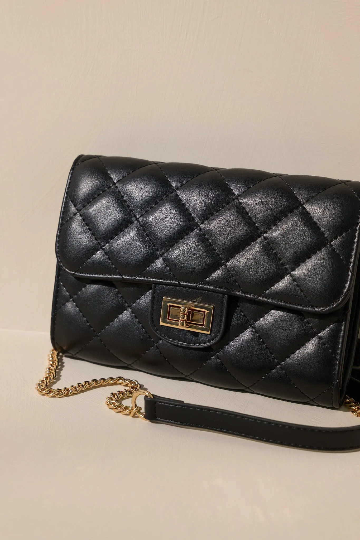 Refined Grace Black Quilted Handbag