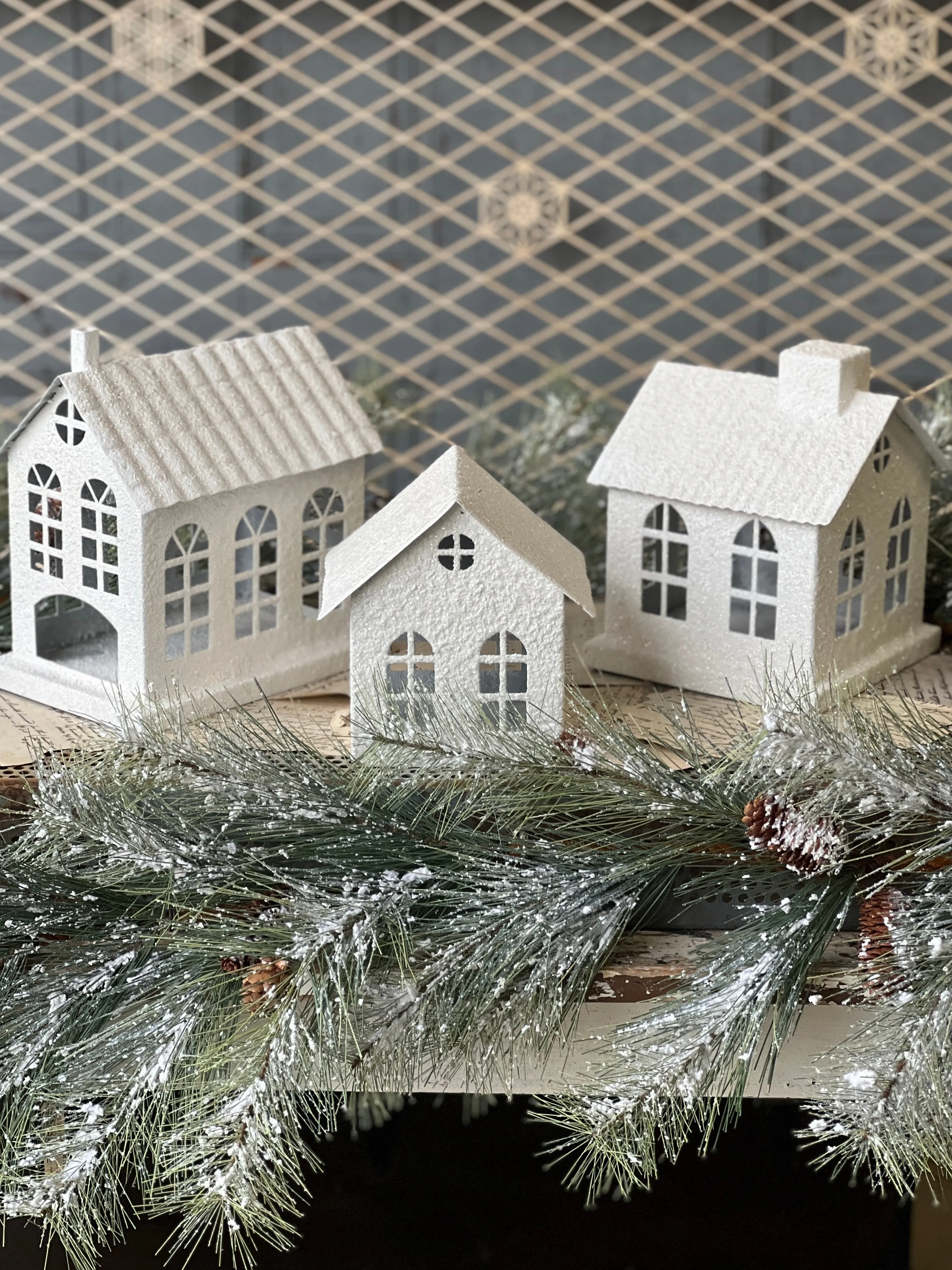 Shining Snowy Cottage | 6.75" | NEW CLOSEOUT   CLEAN UP!  From $3.50 - Last 84pcs!