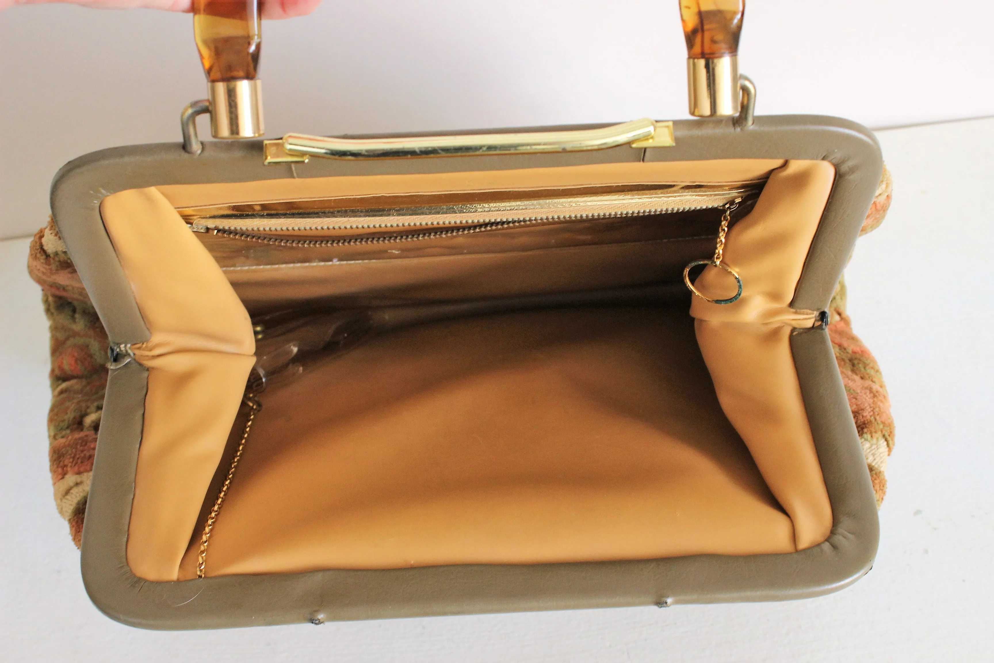 Vintage 1960s Carpetbag Purse, JR ( Julius Resnick) USA