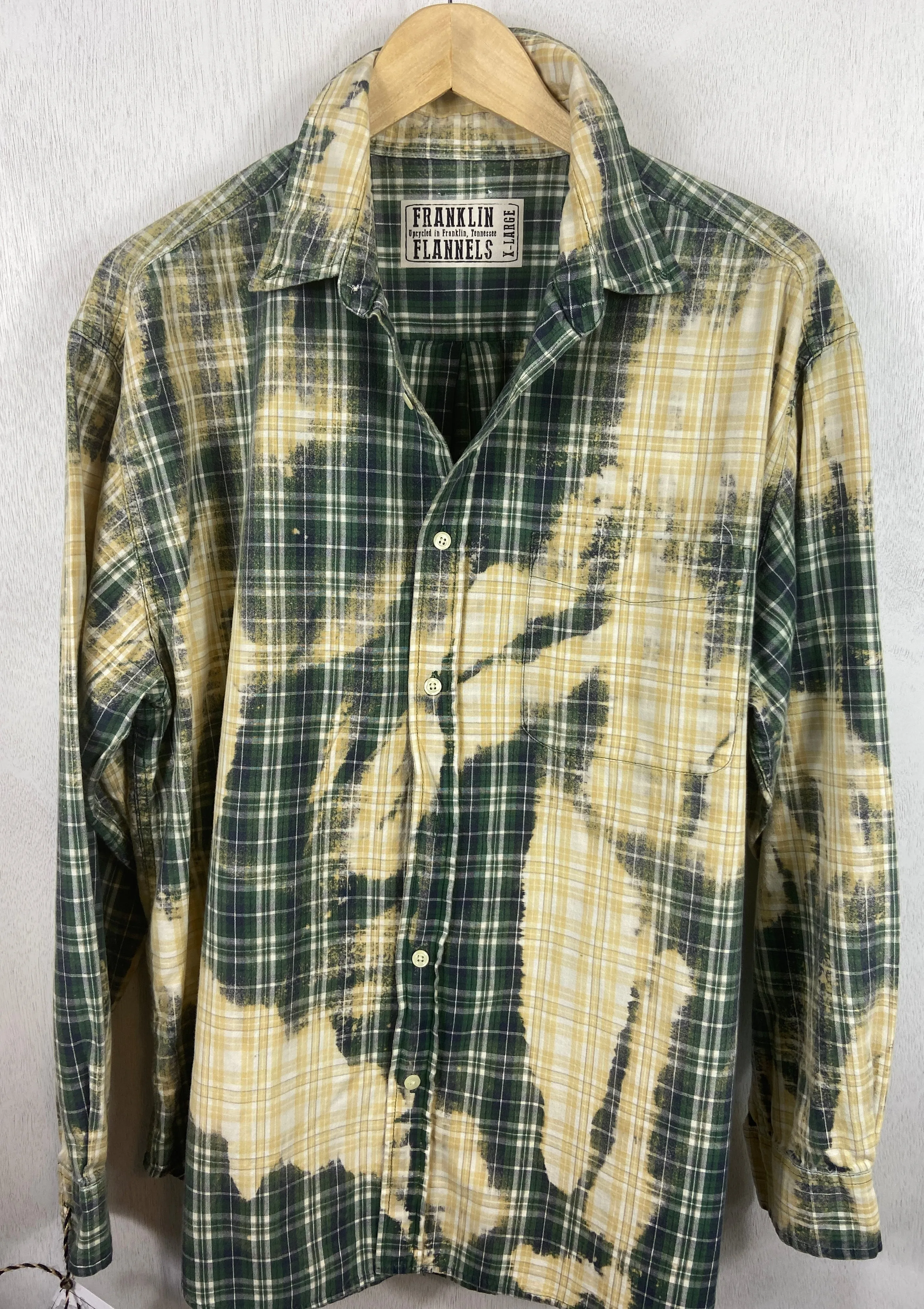 Vintage Green, Light Yellow and White Lightweight Cotton Size XL