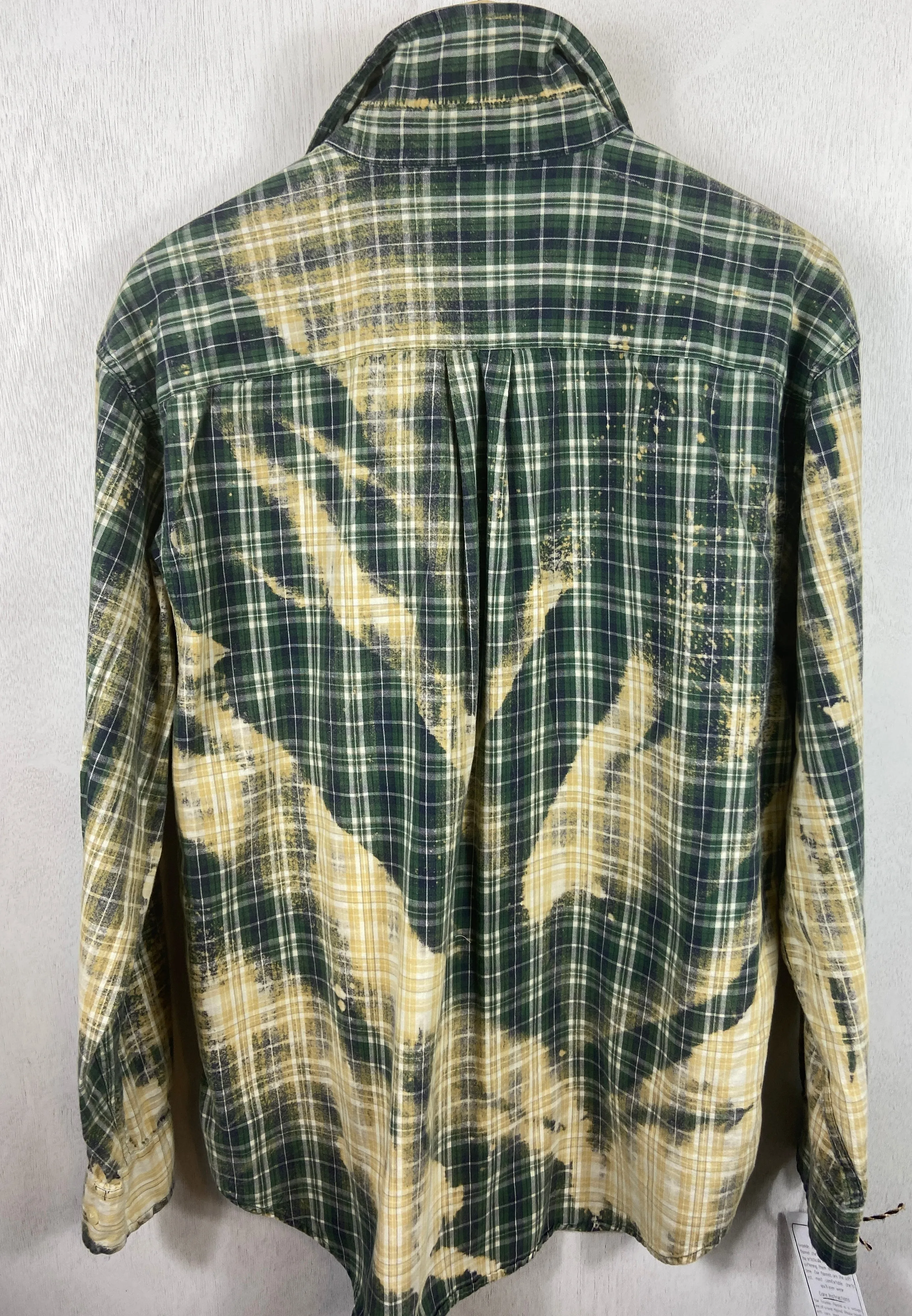 Vintage Green, Light Yellow and White Lightweight Cotton Size XL